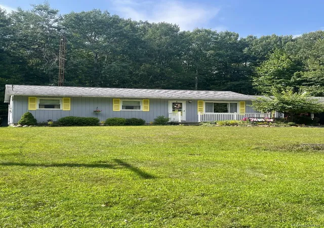 Photo 1 of Sale Pending at 1866 S Barrie Rd, Colfax Township Huron, MI 48413 | MLS# 20261068800 | Listing updated on 2026-09-19