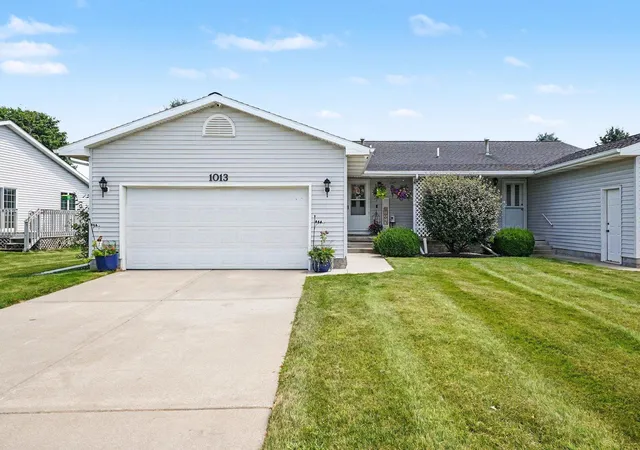 Photo 2 of Condo for sale at 1013 Sweeney St, Mt Pleasant City Isabella, MI 48858 | MLS# 79080072903 | Listing updated on 2026-09-18