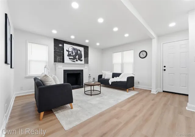 Photo 4 of Single family home for sale at 18979 Lindsay St, Detroit City Wayne, MI 48235 | MLS# 20261068803 | Listing updated on 2026-08-31