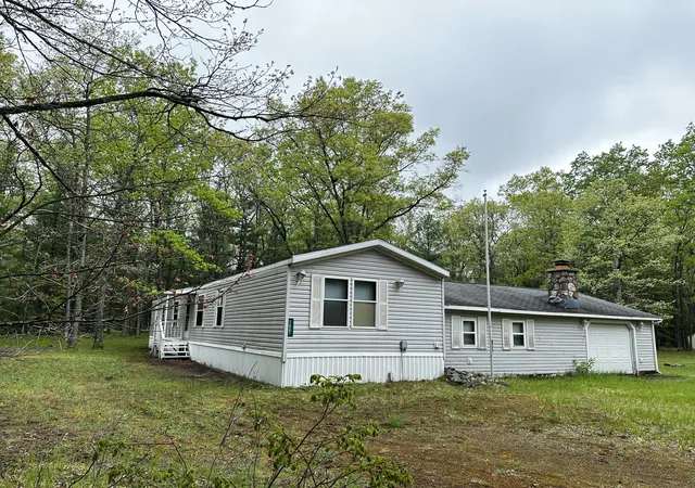 Photo 2 of Single family home for sale at 1627 W Delong Dr, Peacock Township Lake, MI 49304 | MLS# 67026045448 | Listing updated on 2026-08-27