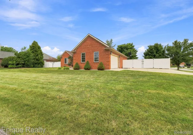 Photo 2 of Single family home for sale at 5208 Foxhill Ln, Monroe Charter Township Monroe, MI 48161 | MLS# 20261068827 | Listing updated on 2026-08-28