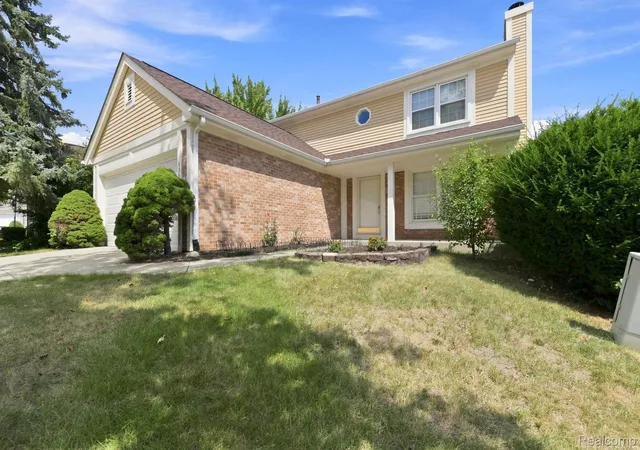 Photo 4 of Single family home for sale at 456 Farmridge Ct, Rochester Hills City Oakland, MI 48307 | MLS# 20261068832 | Listing updated on 2026-09-13