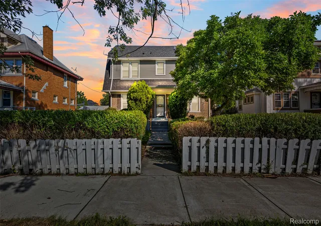 Photo 1 of Sale Pending at 878 Lawrence St, Detroit, MI 48202 | MLS# 20261068838 | Listing updated on 2026-09-14