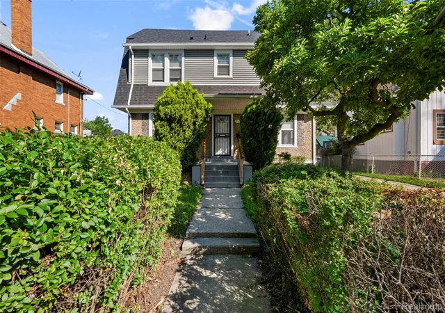Photo 3 of Single family home for sale at 878 Lawrence St, Detroit, MI 48202 | MLS# 20261068838 | Listing updated on 2026-10-02