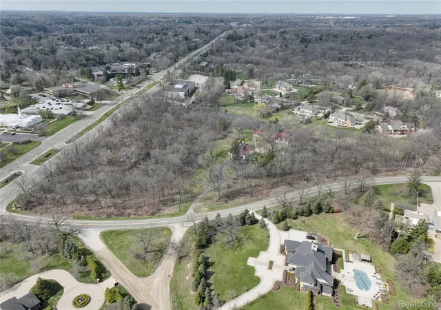 Photo 2 of Mansion for sale at 5044 Charing Cross Rd, Bloomfield Hills City Oakland, MI 48304 | MLS# 20261068843 | Listing updated on 2026-08-28