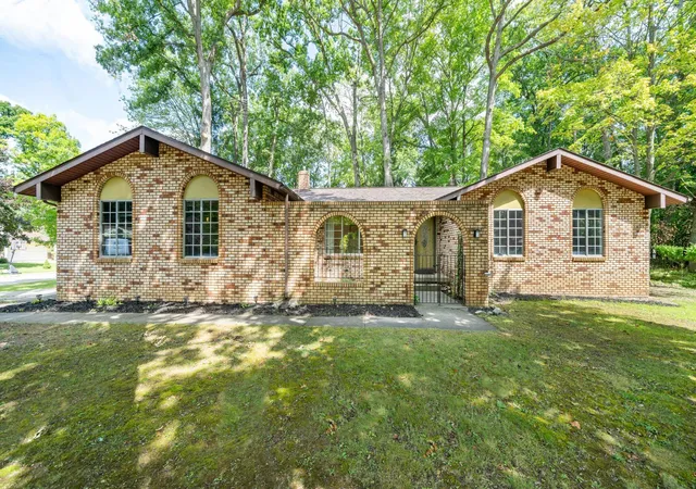 Photo 2 of Single family home for sale at 13331 Crane Ridge Dr, Fenton Charter Township Genesee, MI 48430 | MLS# 5050220009 | Listing updated on 2026-08-30