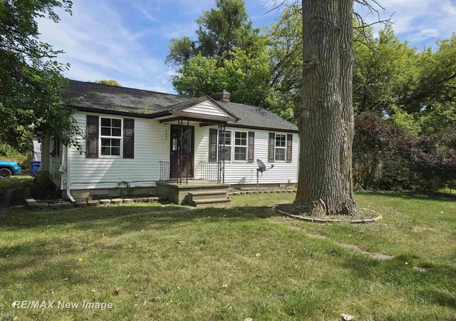 Photo 1 of Single family home for sale at 2502 S 24th St, Saginaw City Saginaw, MI 48601 | MLS# 61050220010 | Listing updated on 2026-09-16