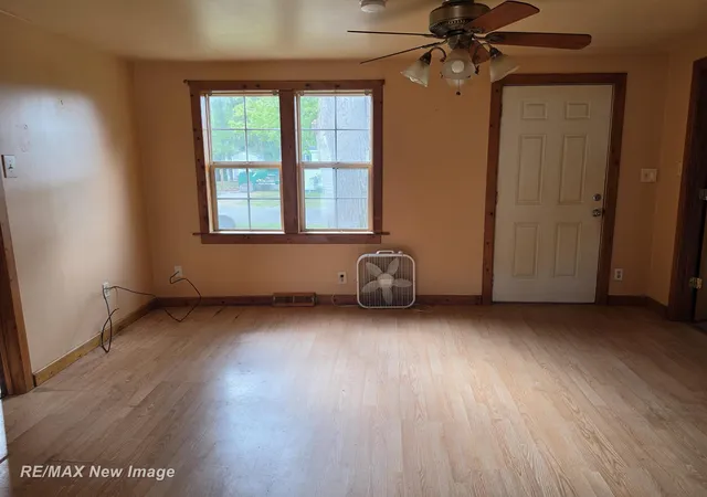 Photo 3 of Single family home for sale at 2502 S 24th St, Saginaw City Saginaw, MI 48601 | MLS# 61050220010 | Listing updated on 2026-09-16