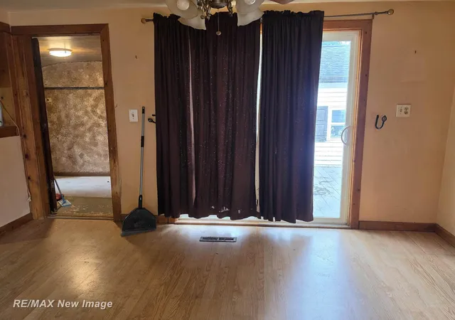Photo 3 of Single family home for sale at 2502 S 24Th St, Saginaw City Saginaw, MI 48601 | MLS# 61050220010 | Listing updated on 2026-09-16