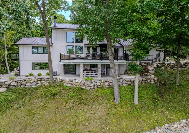 Photo 3 of Single family home for sale at 7373 Thornapple Dales Dr Se, Caledonia Township Kent, MI 49302 | MLS# 65026045479 | Listing updated on 2026-09-17