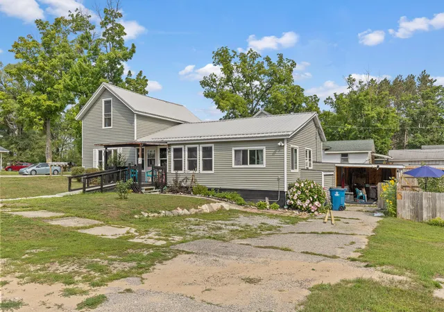 Photo 3 of Single family home for sale at 602 N Pine St, Evart City Osceola, MI 49631 | MLS# 72026045481 | Listing updated on 2026-08-27
