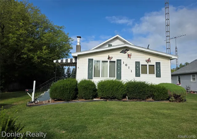 Photo 1 of Single family home for sale at 1611 Van Dyke Rd, Lamotte Township Sanilac, MI 48426 | MLS# 20261068855 | Listing updated on 2026-09-06