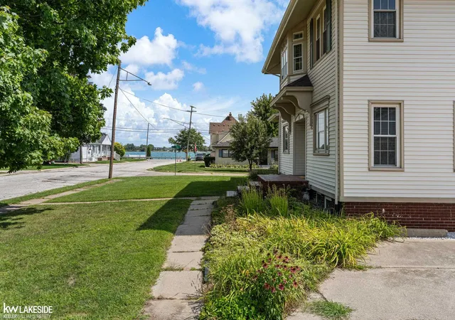 Photo 3 of Single family home for sale at 135 Maple St, Marine City City St Clair, MI 48039 | MLS# 58050220014 | Listing updated on 2026-08-27