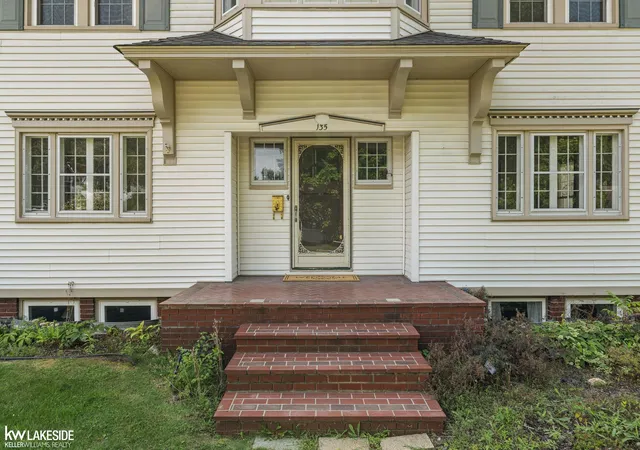 Photo 4 of Single family home for sale at 135 Maple St, Marine City City St Clair, MI 48039 | MLS# 58050220014 | Listing updated on 2026-08-27