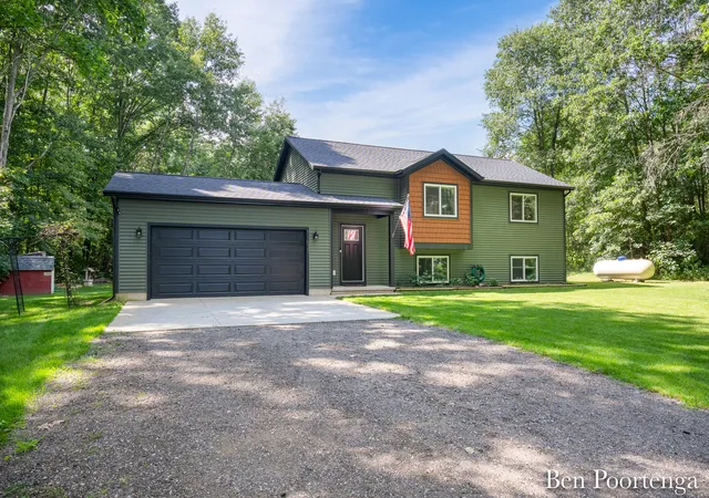 Photo 2 of Single family home for sale at 11637 Crimson Creek Dr, Montcalm Township Montcalm, MI 49326 | MLS# 65026045489 | Listing updated on 2026-08-27