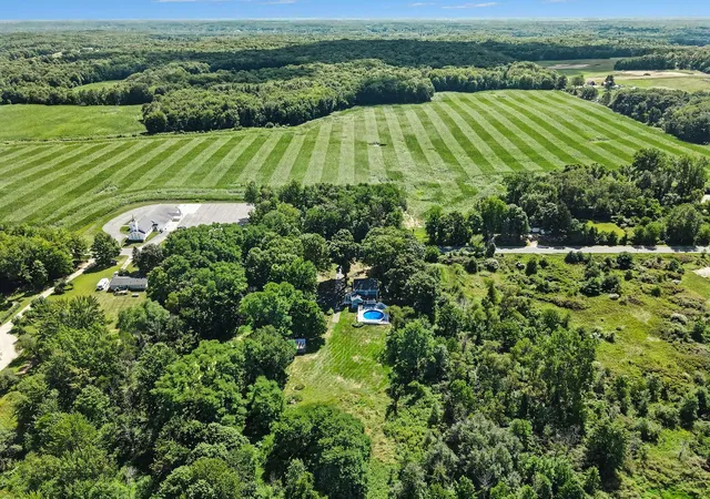 Photo 3 of Single family home for sale at 8967 Eighteen Mile Rd Ne, Nelson Township Kent, MI 49319 | MLS# 65026045494 | Listing updated on 2026-09-13