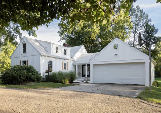 Photo 2 of Single family home for sale at 8730 S Westnedge Ave, Portage City Kalamazoo, MI 49002 | MLS# 66026045487 | Listing updated on 2026-09-04