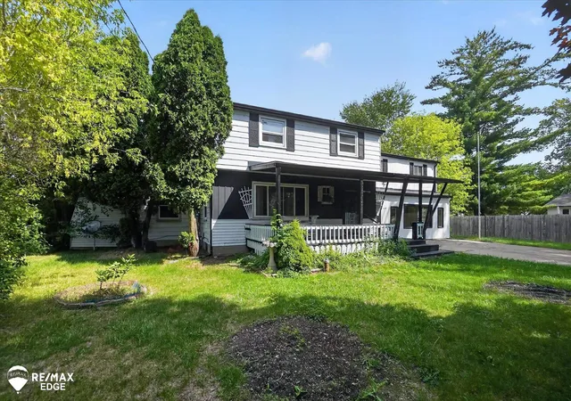 Photo 2 of Single family home for sale at 4501 Esta Dr, Genesee Charter Township Genesee, MI 48506 | MLS# 5050220022 | Listing updated on 2026-08-27