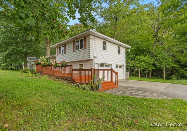 Photo 2 of Single family home for sale at 6181 10 Mile Rd Ne, Courtland Township Kent, MI 49341 | MLS# 65026045497 | Listing updated on 2026-09-09
