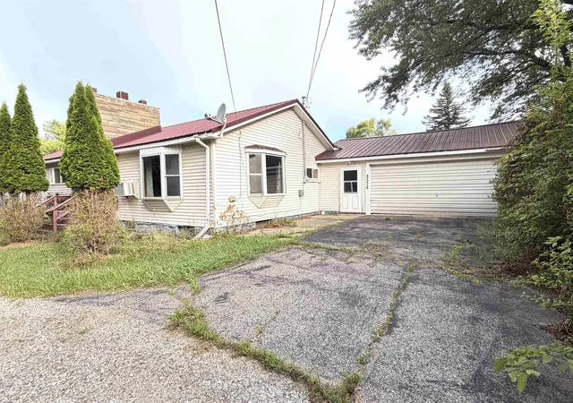 Photo 2 of Single family home for sale at 9526 W Monroe, Seville Township Gratiot, MI 48832 | MLS# 79080072914 | Listing updated on 2026-09-02