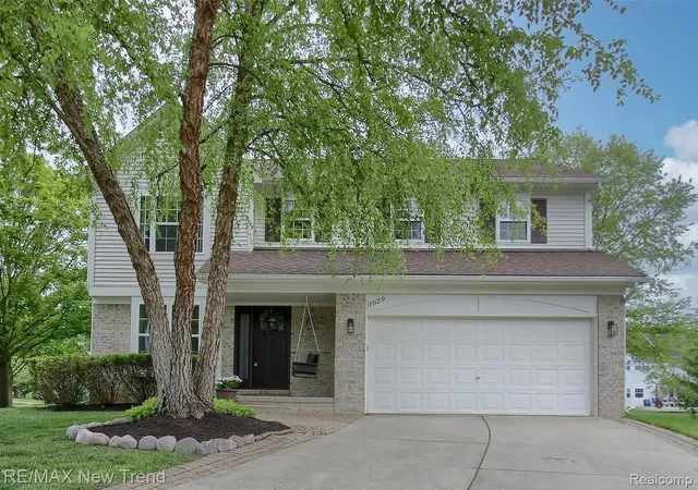 Photo 1 of Sale Pending at 1029 Shetland Dr, South Lyon City Oakland, MI 48178 | MLS# 20261068877 | Listing updated on 2026-09-08
