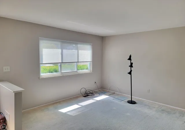 Photo 4 of Condo for sale at 129 Parnacott Dr, Mt Clemens City Macomb, MI 48043 | MLS# 58050220024 | Listing updated on 2026-09-01