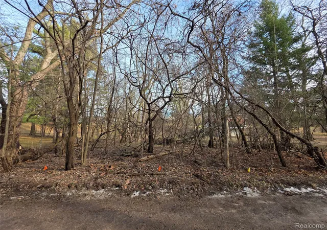Photo 3 of Land for sale at 2375 Greenlawn Ave, Bloomfield Charter Township Oakland, MI 48302 | MLS# 20261068883 | Listing updated on 2026-08-27