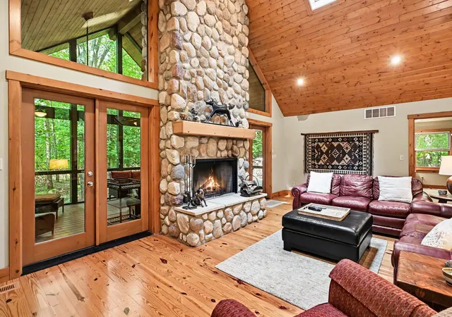 Photo 3 of Single family home for sale at 14300 Wildwood Ln, Chikaming Township Berrien, MI 49125 | MLS# 69026045512 | Listing updated on 2026-09-30