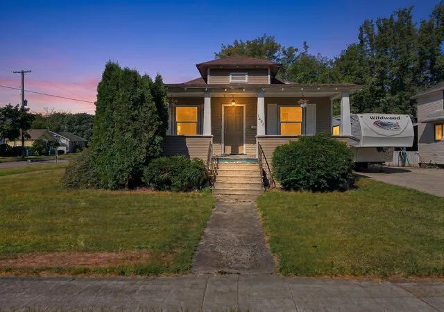 Photo 1 of Sale Pending at 1803 N Clinton St, Saginaw City Saginaw, MI 48602 | MLS# 81026045525 | Listing updated on 2026-09-08