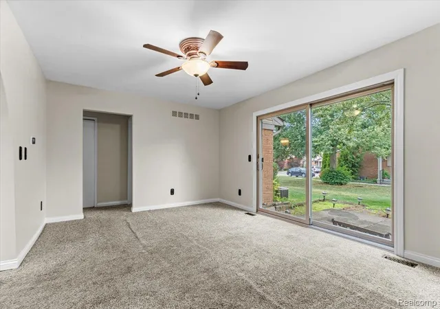 Photo 3 of Condo for sale at 3719 Old Creek Rd, Troy City Oakland, MI 48084 | MLS# 20261068894 | Listing updated on 2026-09-12