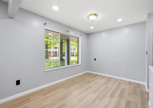 Photo 4 of Condo for sale at 29622 Hoover Rd, Warren City Macomb, MI 48093 | MLS# 20261068897 | Listing updated on 2026-09-03
