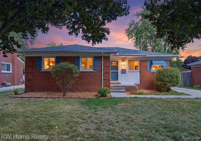 Photo 1 of Sale Pending at 22934 Warner St, Farmington City Oakland, MI 48336 | MLS# 20261068899 | Listing updated on 2026-08-31