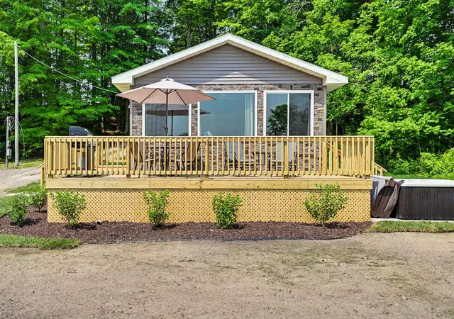 Photo 1 of Single family home for sale at 48781 Rush Lake Rd, Hartford Township Van Buren, MI 49057 | MLS# 69026045539 | Listing updated on 2026-08-27