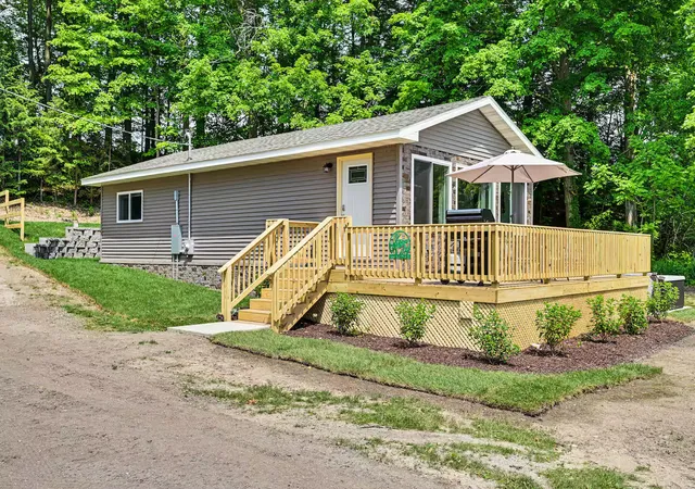 Photo 3 of Single family home for sale at 48781 Rush Lake Rd, Hartford Township Van Buren, MI 49057 | MLS# 69026045539 | Listing updated on 2026-08-27