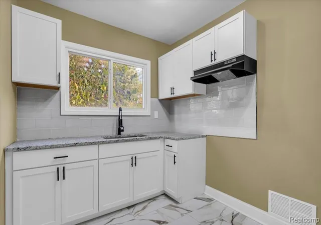 Photo 3 of Multi family home for sale at 15512 Mendota, Detroit City Wayne, MI 48238 | MLS# 20261068904 | Listing updated on 2026-08-28