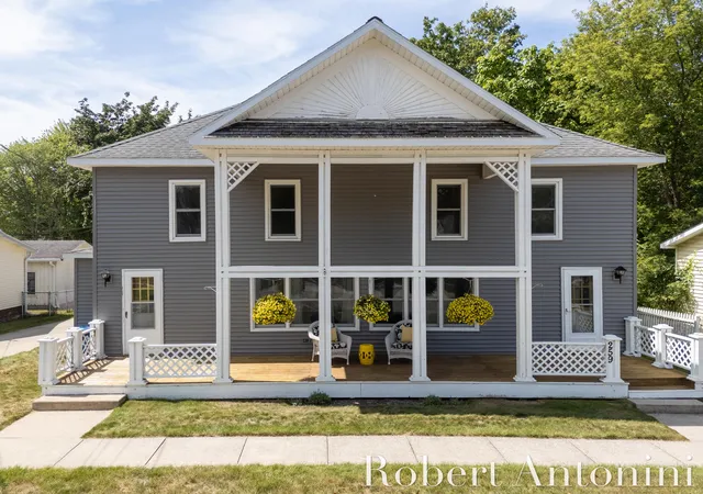 Photo 1 of Multi family home for sale at 259 S Wythe St, Pentwater Village Oceana, MI 49449 | MLS# 65026045543 | Listing updated on 2026-09-03