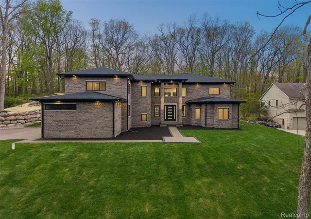 Photo 2 of Single family home for sale at 6675 College Park Dr, Springfield Charter Township Oakland, MI 48346 | MLS# 20261068911 | Listing updated on 2026-09-12
