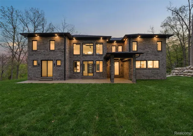 Photo 3 of Single family home for sale at 6675 College Park Dr, Springfield Charter Township Oakland, MI 48346 | MLS# 20261068911 | Listing updated on 2026-09-12