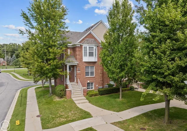 Photo 1 of Sale Pending at 6013 Windemere Ln, Shelby Charter Township Macomb, MI 48316 | MLS# 58050220033 | Listing updated on 2026-09-11