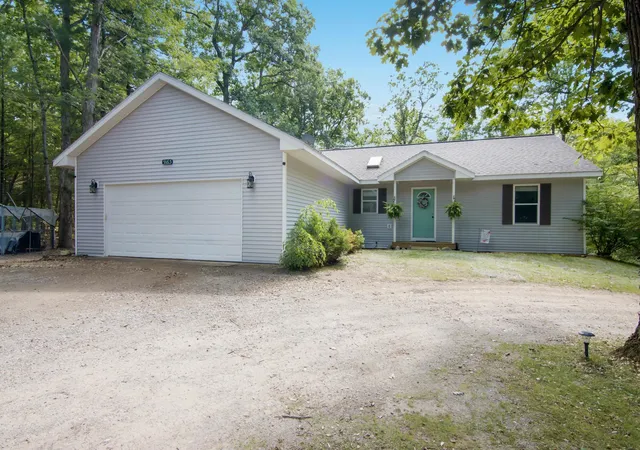Photo 2 of Single family home for sale at 9163 Youker Rd, Grant Township Grand Traverse, MI 49637 | MLS# 78080072915 | Listing updated on 2026-09-05