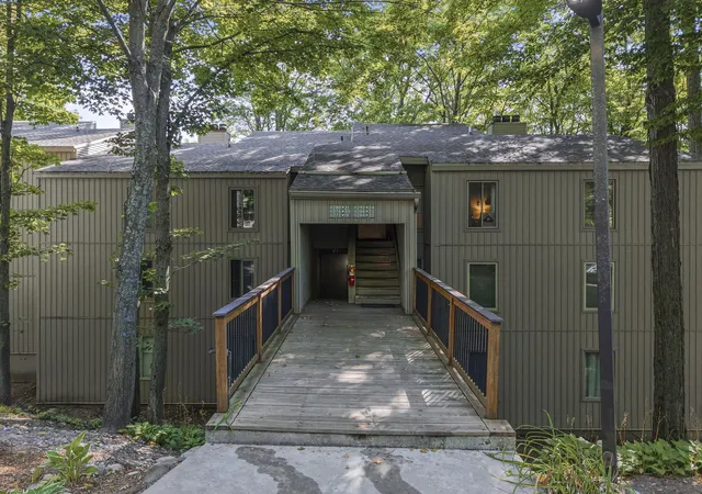 Photo 3 of Condo for sale at 11292 S Cottonwood Dr, Elmwood Charter Township Leelanau, MI 49684 | MLS# 78080072922 | Listing updated on 2026-09-02