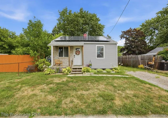 Photo 3 of Single family home for sale at 1233 Carman, Burton City Genesee, MI 48529 | MLS# 20261068912 | Listing updated on 2026-09-11
