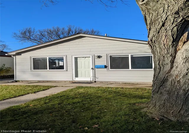 Photo 2 of Single family home for sale at 612 W Hudson Ave, Madison Heights City Oakland, MI 48071 | MLS# 20261068919 | Listing updated on 2026-08-29
