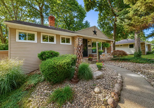 Photo 1 of Sale Pending at 3221 Virginia Ave, Kalamazoo City Kalamazoo, MI 49004 | MLS# 66026045550 | Listing updated on 2026-09-10