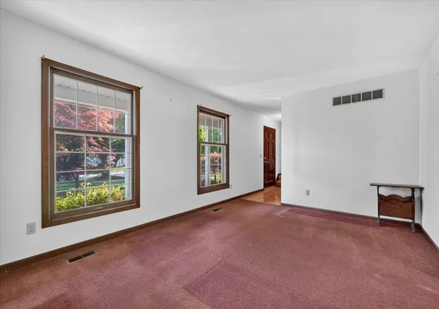 Photo 5 of Single family home for sale at 891 Moss Glen Cir, Meridian Charter Township Ingham, MI 48840 | MLS# 71026045551 | Listing updated on 2026-08-27