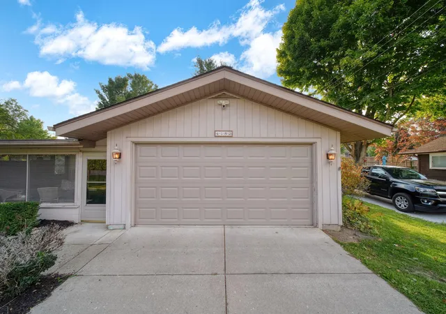 Photo 2 of Single family home for sale at 4182 Sheffield Dr, Summit Township Jackson, MI 49203 | MLS# 81026045555 | Listing updated on 2026-09-16