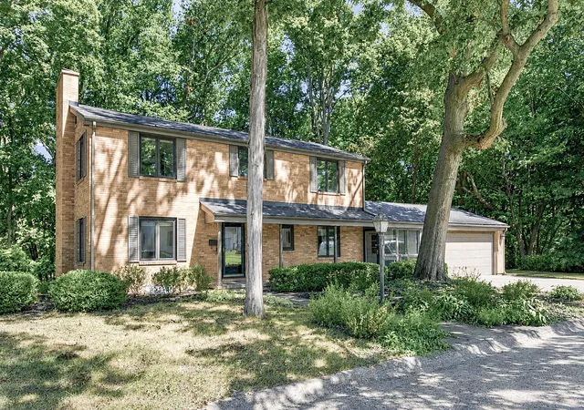 Photo 3 of Single family home for sale at 703 Comings Ave, St Joseph City Berrien, MI 49085 | MLS# 69026045554 | Listing updated on 2026-08-27