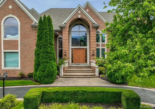 Photo 3 of Single family home for sale at 3543 Cedar Brook Dr, Rochester Hills City Oakland, MI 48309 | MLS# 20261068926 | Listing updated on 2026-08-28