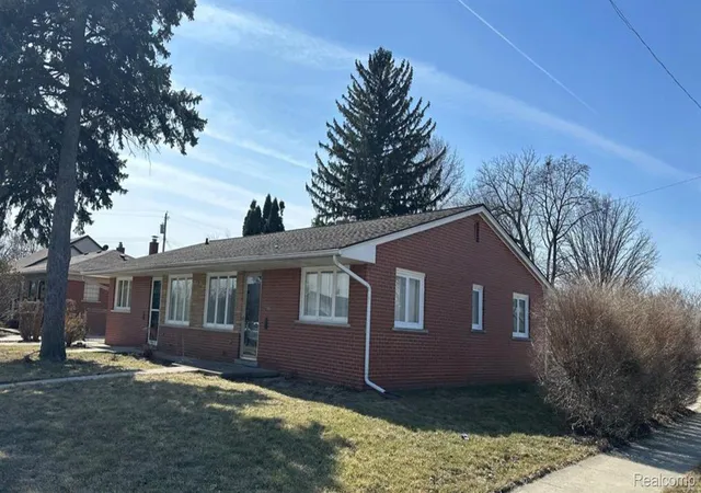 Listing Photo 3 - Condo for sale in building located at 27099 Demrick St, Roseville, MI 48066