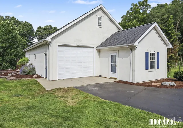 Photo 2 of Single family home for sale at 2181 N 2nd St, Oshtemo Charter Township Kalamazoo, MI 49009 | MLS# 65026045557 | Listing updated on 2026-08-30